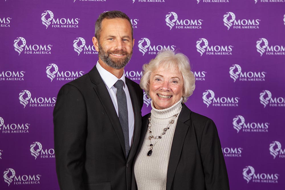 0185-Moms VIP-IMG_0273-full res