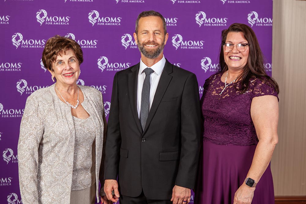 0201-Moms VIP-IMG_0304-full res